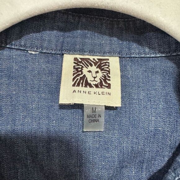 Anne Klein Size Medium Chambray Top - Picture 7 of 7